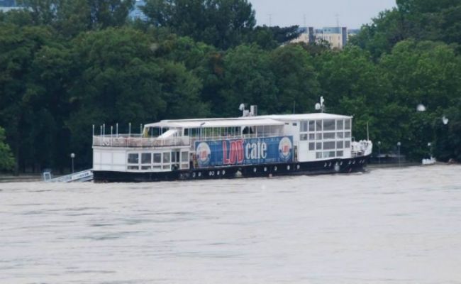 Do lode Adyho Hajdu tiekla voda, hrozilo potopenie