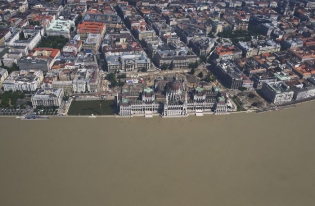 Dunaj v Budapešti zlomil rekord, ľudí evakuujú