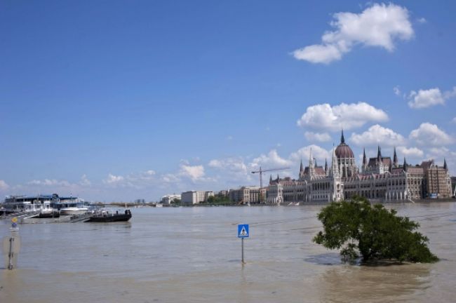 Orbán: Maďarsko zasiahne najhoršia povodňová vlna v histórii