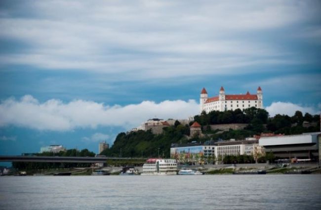 Najväčší summit prezidentov obmedzí dopravu v Bratislave