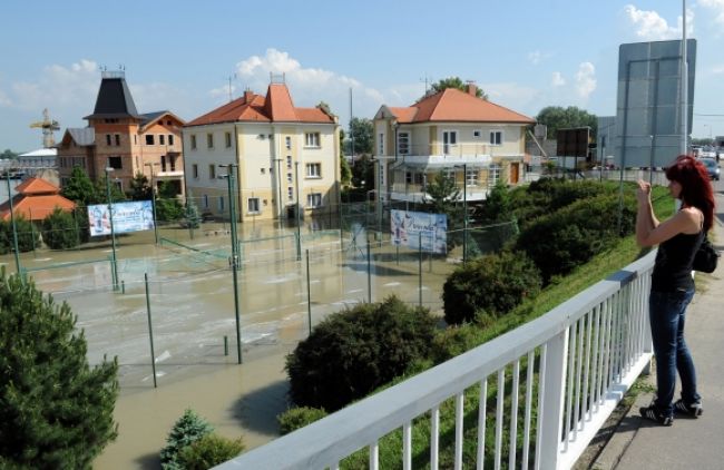 Poisťovne riešia škody po povodniach