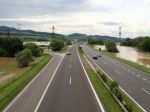 Zatvoria diaľnicu D1 medzi križovatkami Široké a Fričovce
