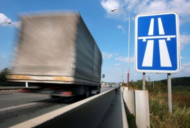 Brusel schválil Slovensku peniaze na diaľničný úsek D1