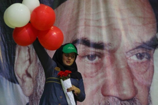 Ahmadínedžád končí, Iránci si volia nového prezidenta