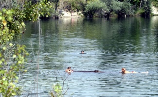 V jazere na Kurinci sa utopil rybár, bol si zaplávať