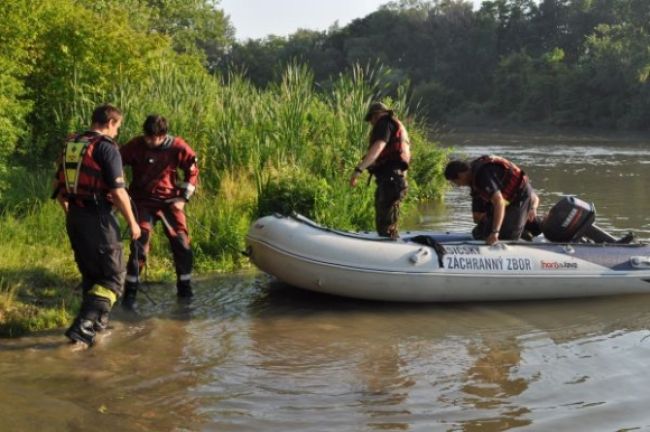 Malý Dunaj vyplavil ďalšiu obeť, muža unášal prúd