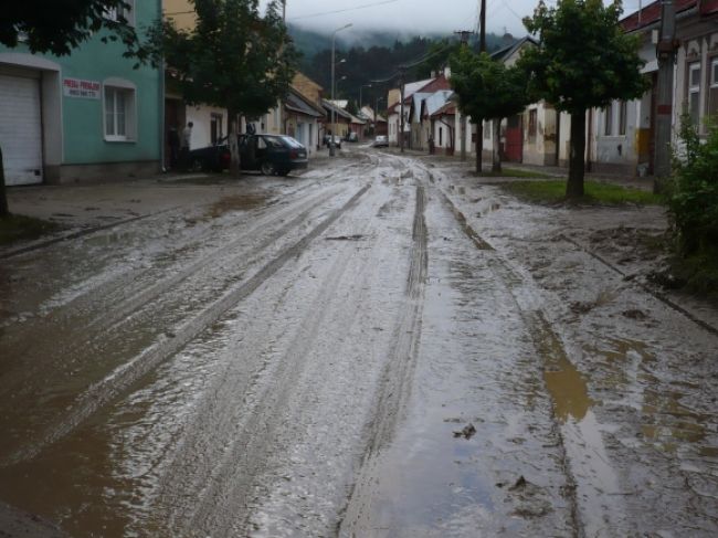 Krušná noc na Slovensku, prietrž mračien spôsobila povodne