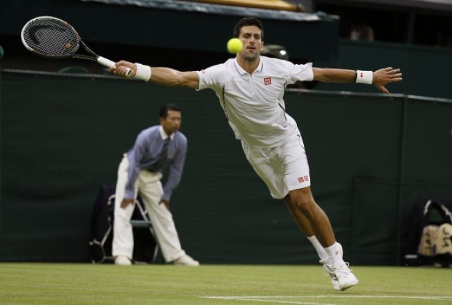 Líder svetového rebríčka na Wimbledone nezaváhal