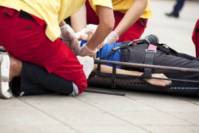 Vodič si pri autonehode poranil chrbticu, zasahoval vrtuľník