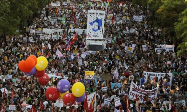 Tisíce ľudí protestovali v Madride proti trojke