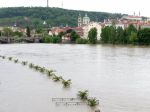 Vltava v Prahe kulminovala, kritická situácia je na Labe