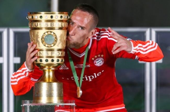 Ribéry ostane v Bayerne o dva roky dlhšie, Van Buyten o rok