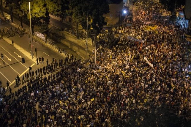 Mnoho Brazílčanov protestovalo aj počas finále