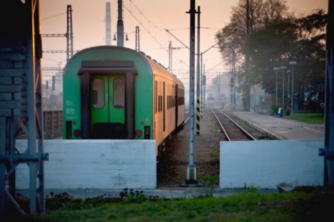 Lávky k železničnej stanici v Trnave dočasne zatvorili