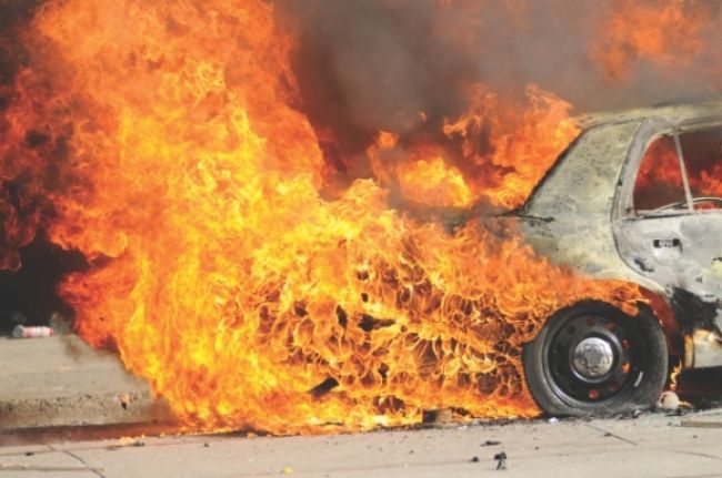 V Žiari nad Hronom vybuchlo auto, zahynul poslanec