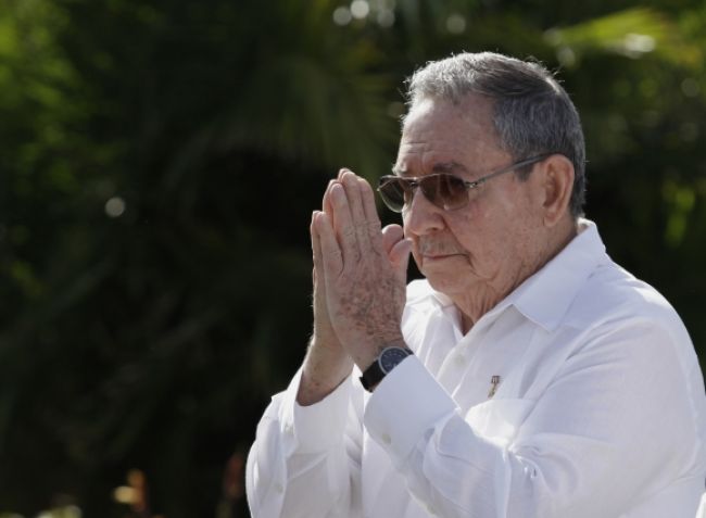 Raúl Castro čistí Kubu, zbavuje sa starých komunistov