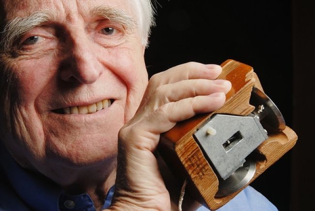 Zomrel vynálezca počítačovej myši Doug Engelbart