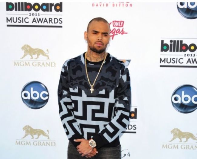 Chris Brown na album zaradil duet s expriateľkou Rihannou