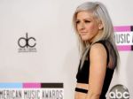 Ellie Goulding zverejnila novú pieseň Burn