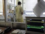 Asociácia nemocníc neodporúča znižovať platy sestier