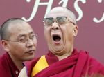 Dalajláma slávi narodeniny, Tibeťania s ním a potichu