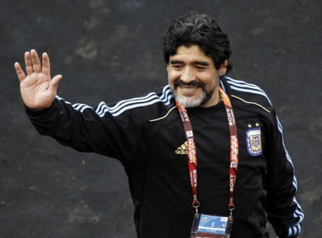 Diego Maradona zrejme ostane v Dubaji, počítajú s ním