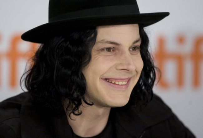 Jack White nahral piesne s The Dead Weather i The Raconteurs