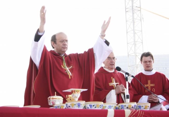 Nový arcibiskup Ján Orosch nahradí Róberta Bezáka