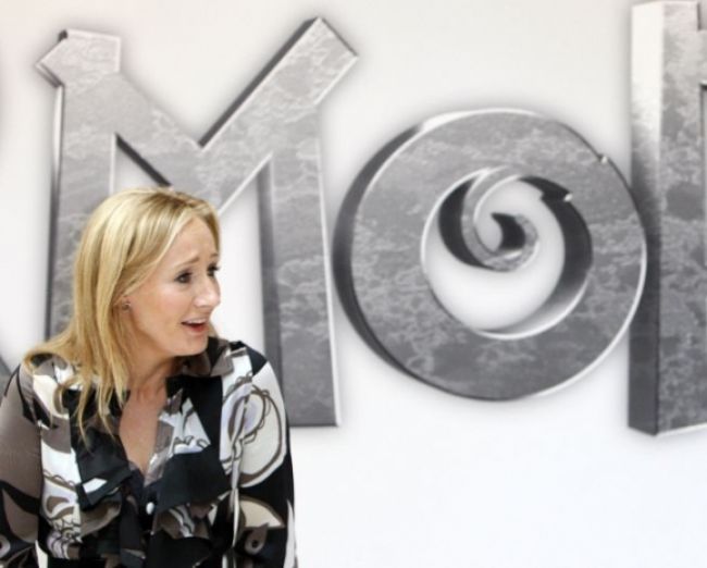 J. K. Rowling vydala kriminálny román pod falošným menom