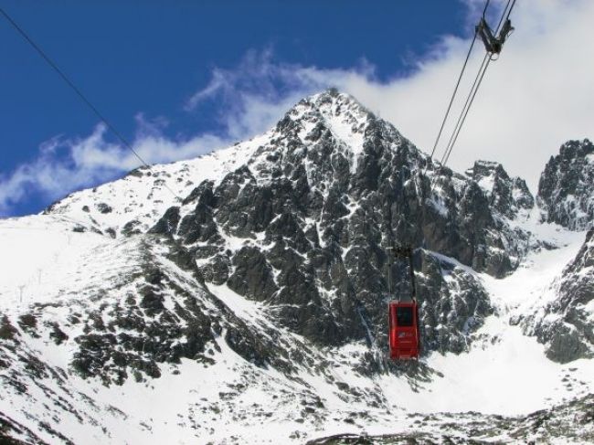 Vysoké Tatry počas letných dní prekvapil sneh