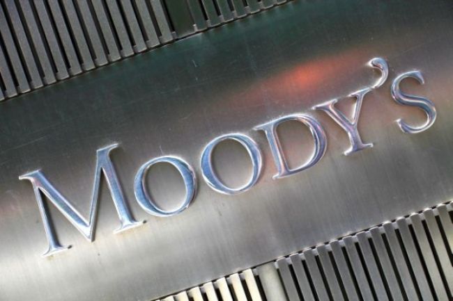 Moody's zlepšila výhľad ratingu USA na stabilný