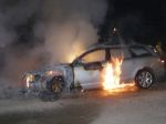 V Rači horeli štyri autá, požiar niekto úmyselne založil