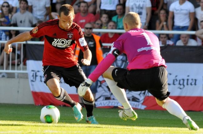 Futbalisti Trnavy porazili Trenčín, v zápase sa červenalo