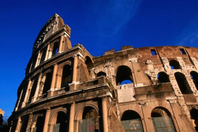 Talianska vláda zruší daň z nehnuteľností, boháčov to minie