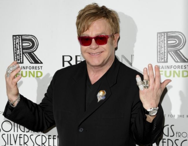 Elton John dostane ako prvý cenu Brits Icon