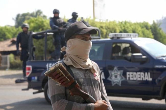 Mexickí policajti zastrelili 20 členov drogového gangu