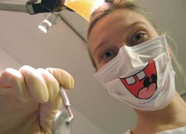 Zubárovi zhorelo kreslo i prístroje, evidujú veľké škody