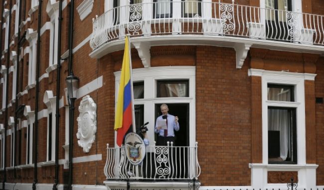 V Londýne odpočúvali ekvádorské veľvyslanectvo s Assangeom
