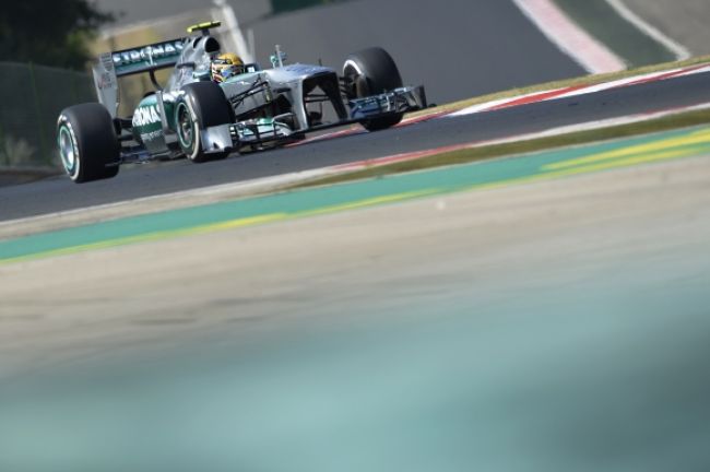 Pole position si na VC Maďarska vyjazdil Lewis Hamilton