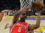 Nádej tímu NBA Houstonu si trúfol na spiaceho bezdomovca