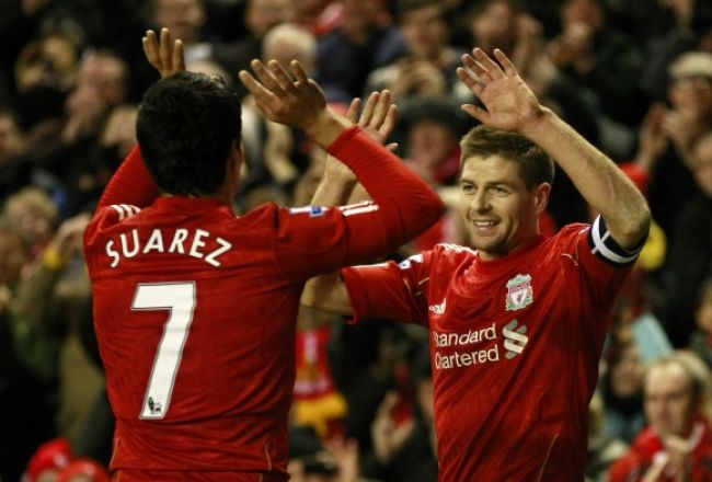 Steven Gerrard presviedča Suáreza, aby ostal v Liverpoole