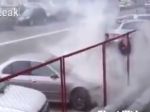 Video: Ako sa hasí požiar auta v Rusku