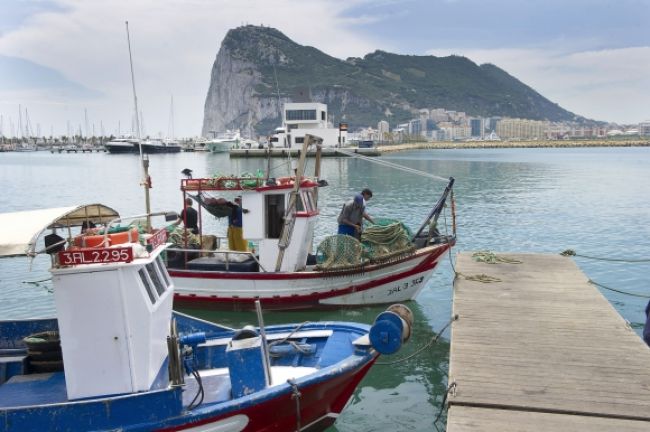 Napätie na Gibraltári pretrváva, Španieli nechcú ustúpiť