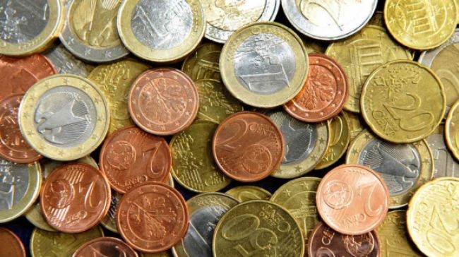 Ministerstvo práce by zvýšilo minimálnu mzdu o vyše osem eur