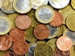 Ministerstvo práce by zvýšilo minimálnu mzdu o vyše osem eur