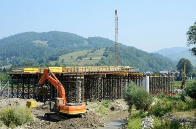 Preložku cesty pri Mníšku nad Popradom ukončia na jeseň 2014