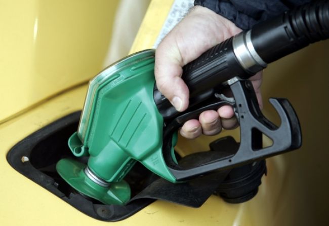 Ceny benzínov a nafty minulý týždeň poklesli