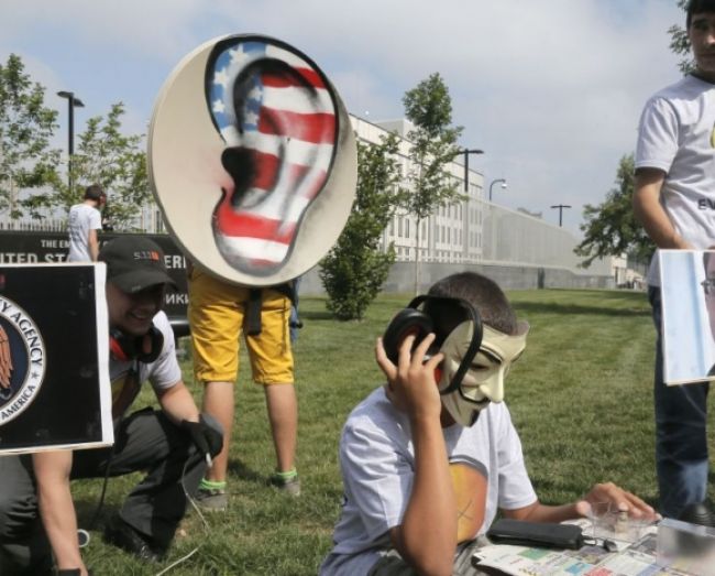 Americké tajné služby prekračovali svoje právomoci