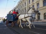 V Bratislave prepravovali poštu dostavníkom