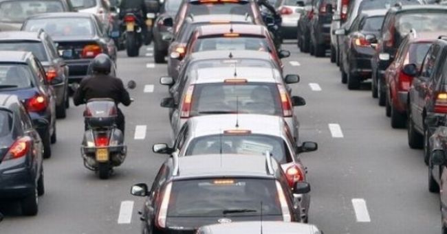 Vodiči pozor, v Petržalke sa pre kontrolu áut tvoria kolóny